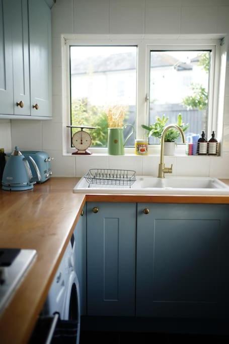 Northdene Cottage: Cozy Seaside Retreat with Woodburning Charm Deal Exterior photo