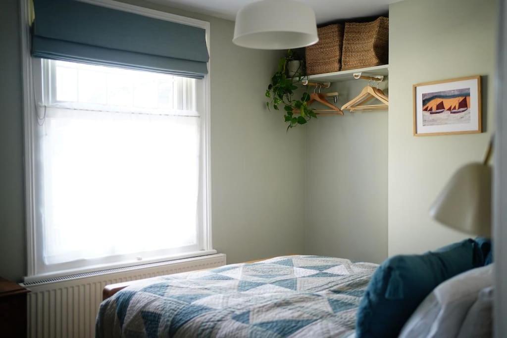 Northdene Cottage: Cozy Seaside Retreat with Woodburning Charm Deal Exterior photo